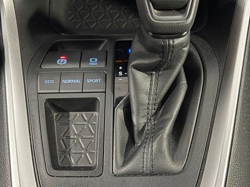 Certified 2019 Toyota RAV4 XLE w/ Carpet Mat Package image 27