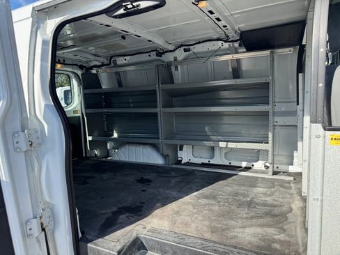 Used 2016 Ford Transit 250 130 Low Roof w/ Exterior Upgrade Package RWD image 17