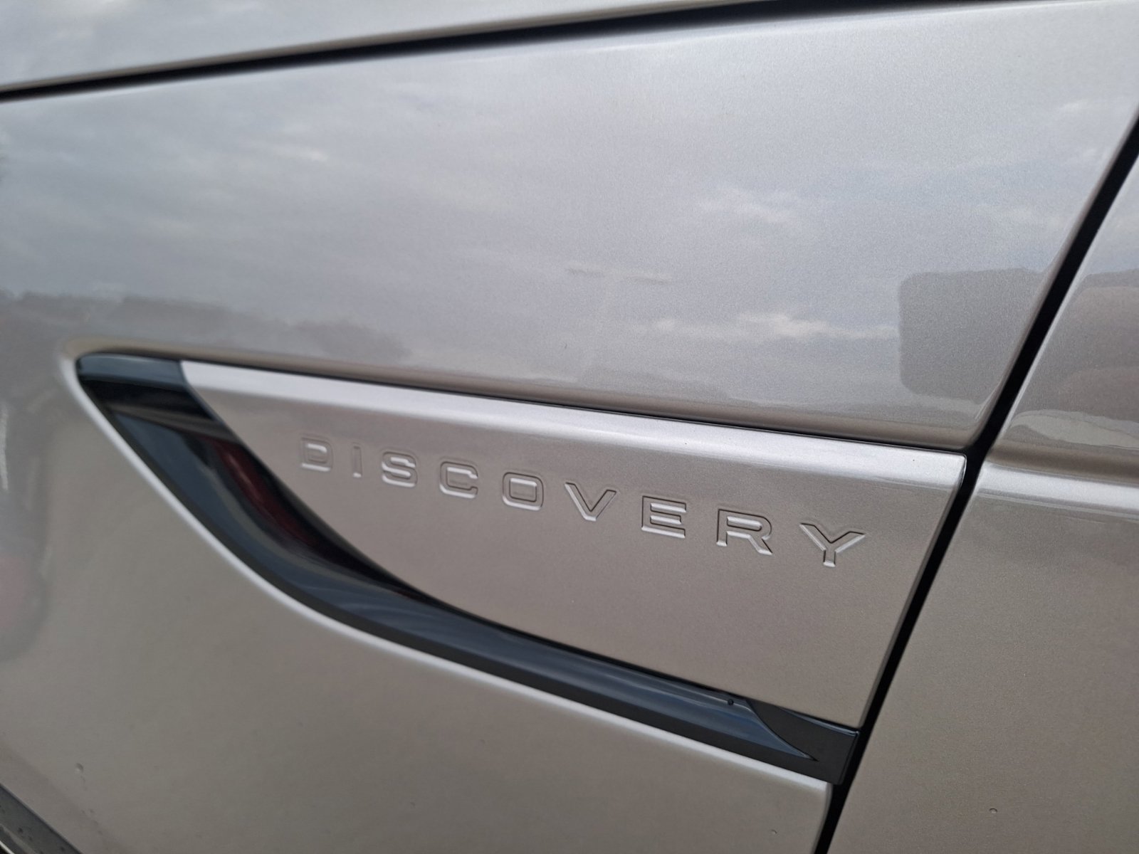 Used 2021 Land Rover Discovery HSE R-Dynamic AWD/4WD image 15