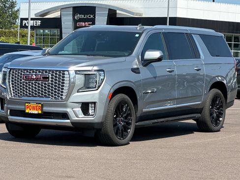 Used 2024 GMC Yukon XL Denali AWD/4WD image 8