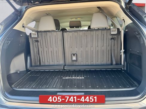Used 2023 Toyota Highlander LE FWD image 26