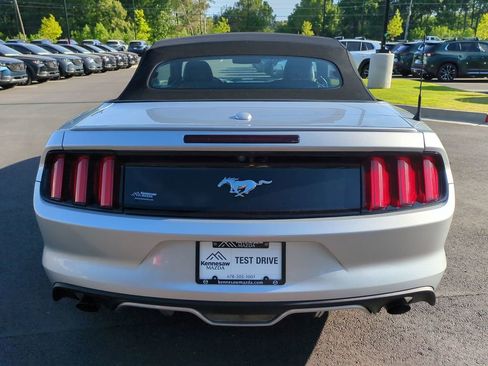 Used 2017 Ford Mustang Premium image 5