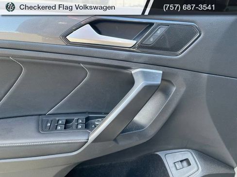 Used 2024 Volkswagen Tiguan SE AWD/4WD image 14
