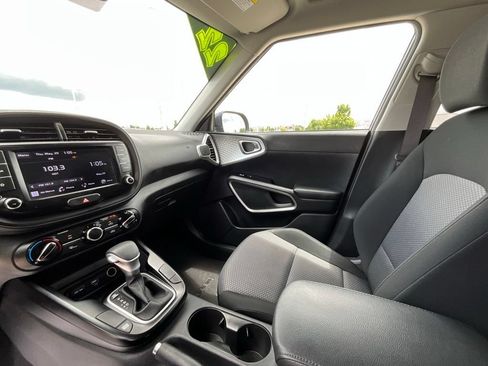 Used 2022 Kia Soul LX FWD image 31