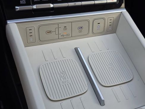 Used 2025 Hyundai Santa Fe Calligraphy image 24