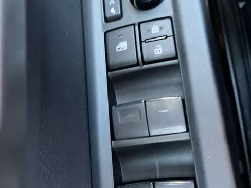 Used 2024 Toyota Tundra Limited image 12