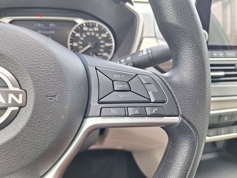 Used 2024 Nissan Altima 2.5 SV FWD image 18