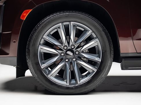 Used 2023 Cadillac Escalade ESV Sport Platinum w/ Heavy-Duty Trailer Package image 19