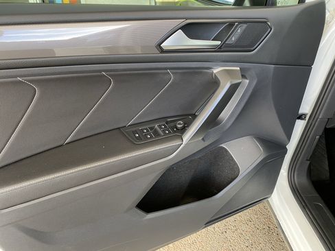 Certified 2023 Volkswagen Tiguan SE FWD image 11