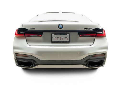 Used 2021 BMW 750i xDrive w/ Executive Package AWD/4WD image 15