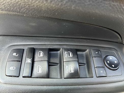 Used 2020 Jeep Grand Cherokee Limited w/ Luxury Group II AWD/4WD image 11