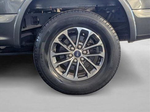 Used 2018 Ford F150 Lariat w/ Equipment Group 502A Luxury image 22