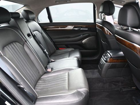 Used 2017 Genesis G90 3.3T Premium image 18