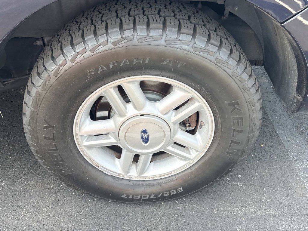 Used 2004 Ford Expedition XLT RWD image 9