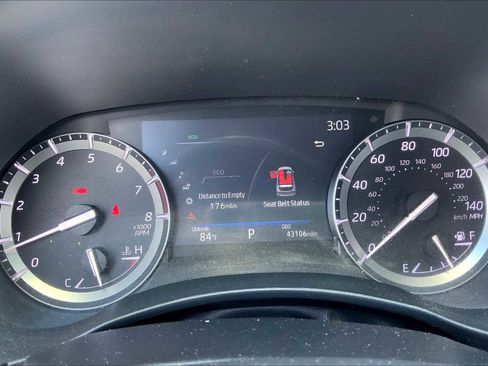 Used 2020 Toyota Highlander Limited FWD image 25