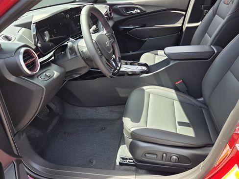 New 2026 Chevrolet Trax RS w/ Sunroof Package FWD image 28