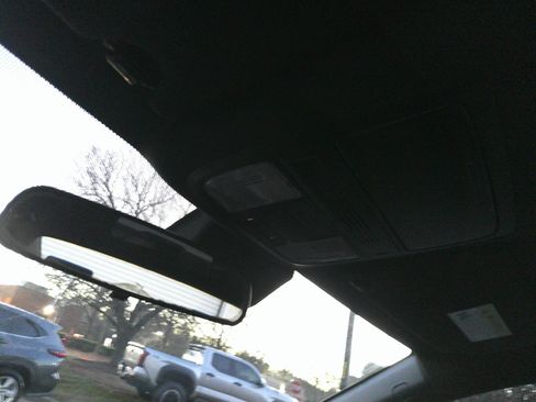 Used 2018 Honda Accord Sport image 28