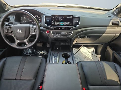 Used 2025 Honda Ridgeline TrailSport image 12