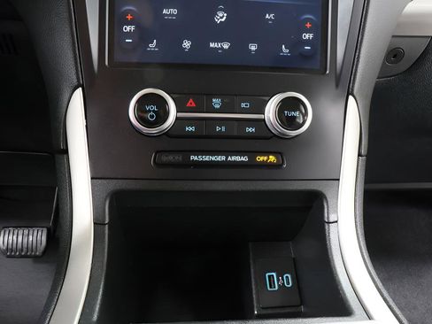 Used 2024 Ford Edge SEL image 10