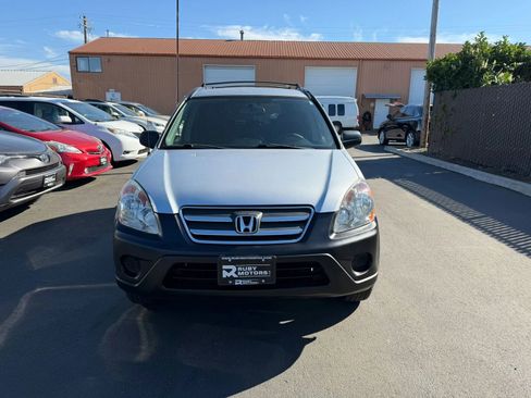 Used 2005 Honda CR-V LX image 2
