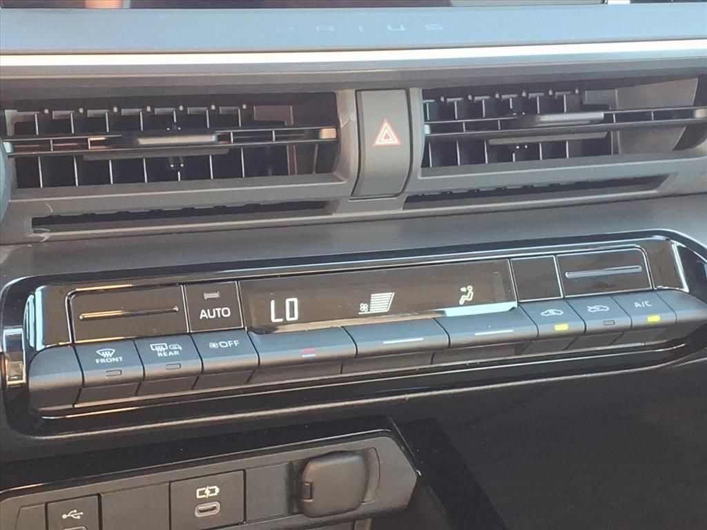 Certified 2025 Toyota Prius LE FWD image 23