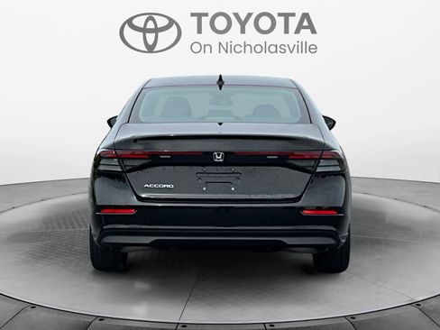 Used 2023 Honda Accord EX image 5