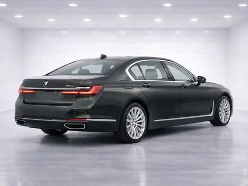 Used 2022 BMW 740i RWD image 5