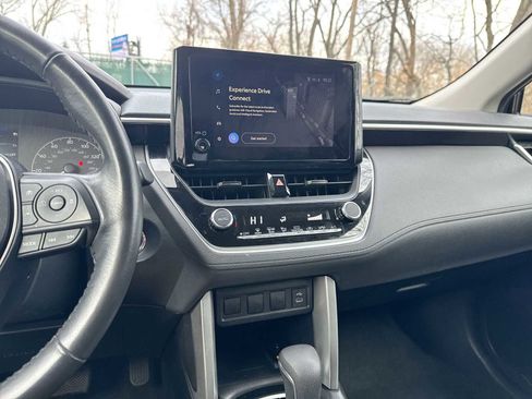 Used 2023 Toyota Corolla Cross LE image 26