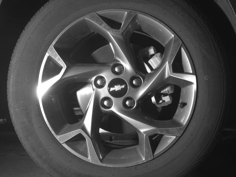 Used 2025 Chevrolet Trax LT w/ LT Convenience Package image 13