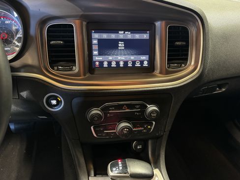 Used 2022 Dodge Charger SXT w/ Driver Convenience Group image 26