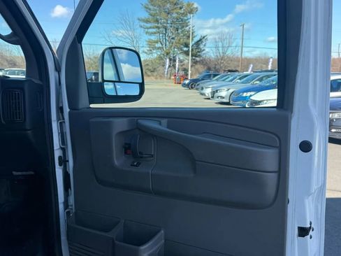 Used 2015 Chevrolet Express 3500 image 13