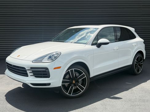 Certified 2023 Porsche Cayenne Platinum Edition AWD/4WD image 1