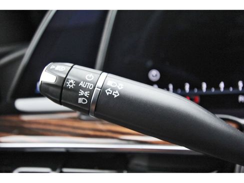 Certified 2023 Cadillac Escalade ESV Premium Luxury image 18