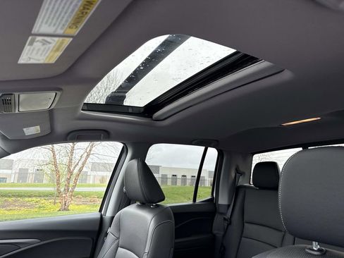 Used 2023 Honda Ridgeline RTL-E image 3