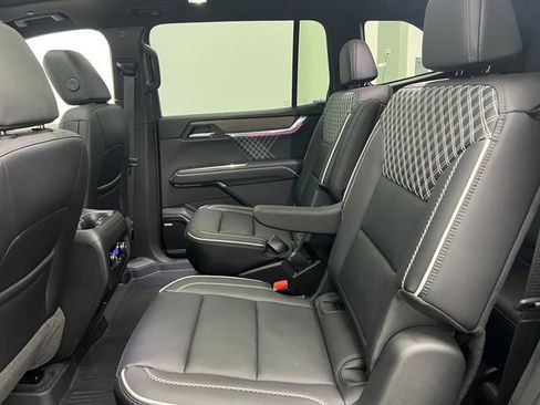 Used 2025 GMC Acadia Denali AWD/4WD image 27