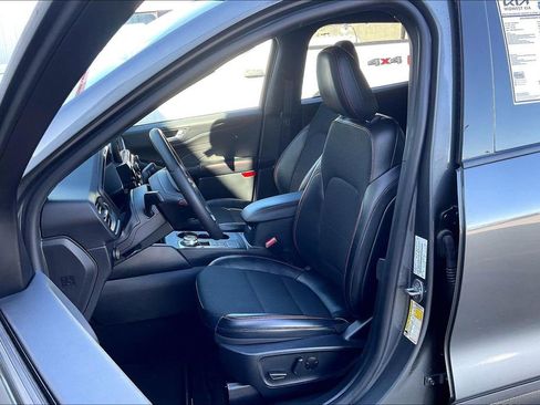 Used 2025 Ford Escape ST-Line image 24
