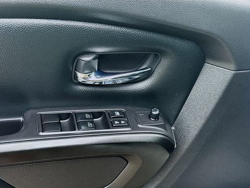 Used 2021 Nissan Titan PRO-4X w/ Pro-4x Utility Package AWD/4WD image 17