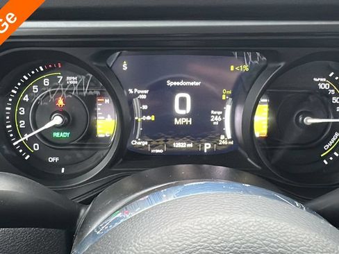Used 2025 Jeep Wrangler Unlimited Sahara w/ Safety Group AWD/4WD image 19