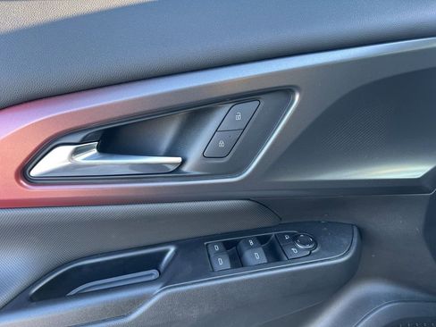 Used 2024 Chevrolet Equinox EV RS image 9