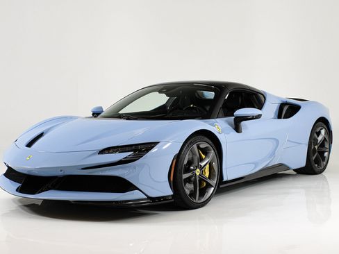 Certified 2024 Ferrari SF90 Spider AWD/4WD image 3