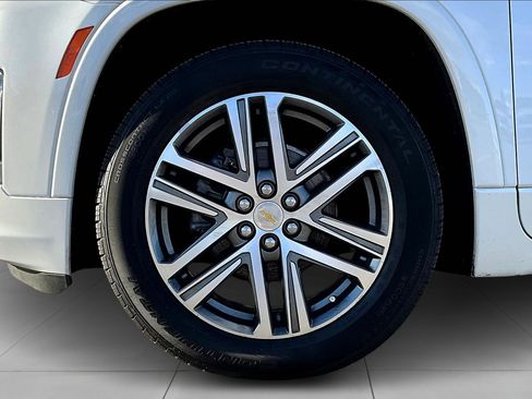 Used 2023 Chevrolet Traverse High Country image 38