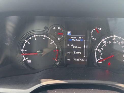 Used 2022 Toyota 4Runner SR5 RWD image 7