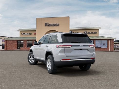 New 2025 Jeep Grand Cherokee Laredo X w/ Luxury Tech Group I AWD/4WD image 5