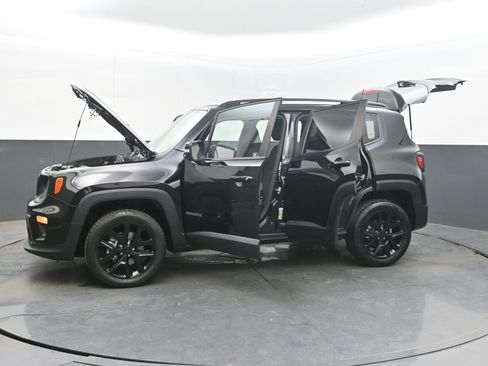 Used 2023 Jeep Renegade Altitude w/ Sun/Sound Group AWD/4WD image 44