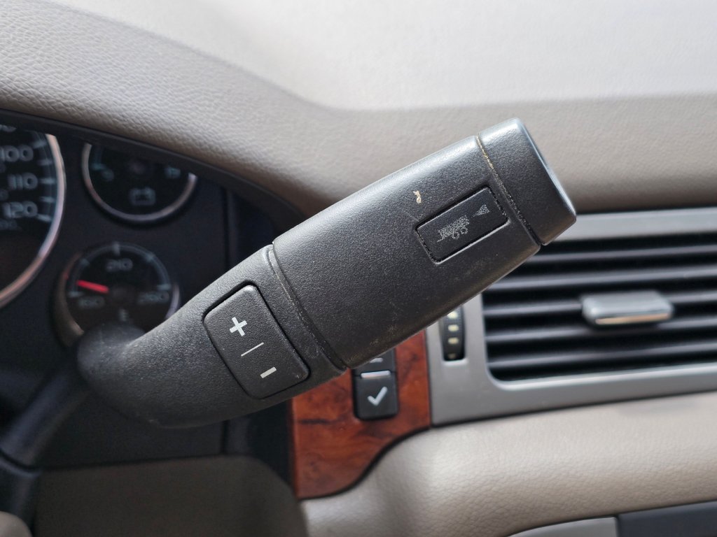 Used 2014 GMC Yukon XL SLT RWD image 16