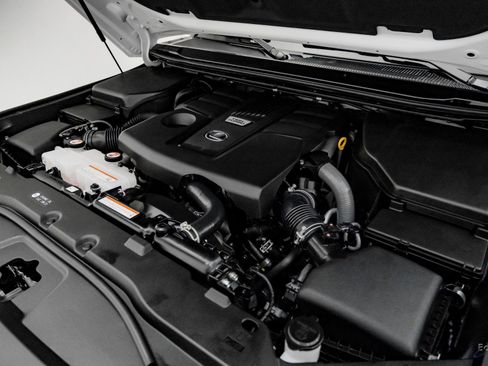 Used 2025 Lexus GX 550 w/ Accessory Package (2T) image 99