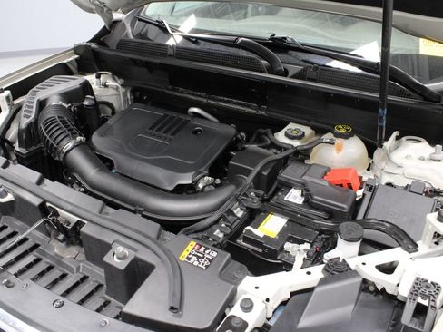 Used 2023 GMC Acadia SLE w/ Driver Convenience Package FWD image 13