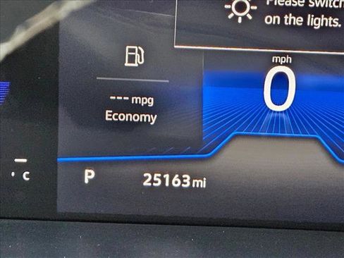 Used 2024 Volkswagen Tiguan SE image 13