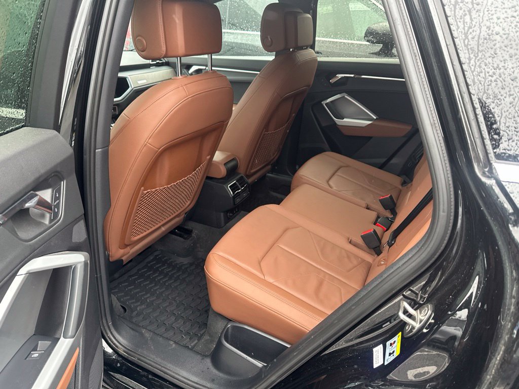 Used 2020 Audi Q3 2.0T Premium Plus w/ Premium Plus Package AWD/4WD image 12