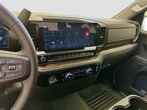 Used 2024 GMC Sierra 1500 Elevation image 26